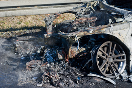 BMW spłonęło na S7
