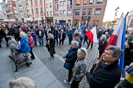 \"Zostajemy w Europie\". Prounijna pikieta w Elblągu