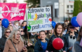 Kochają życie i pokazują to innym. Marsz Amazonek w Elblągu