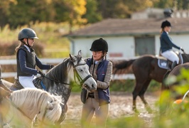Konie, tradycja i pościg za lisem