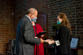 Ich troje ze stypendium