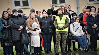 Kolejne szeregi terytorialsów po przysiędze