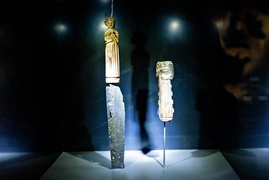 Tanio kupić, drogo sprzedać   (Z historią w tle) 