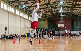 Koszykarze w czwartym liceum