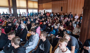 Koszykarze w czwartym liceum