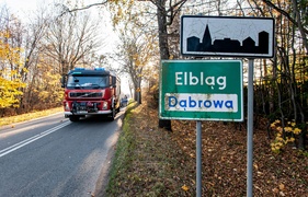 Zderzenie trzech aut w Dąbrowie