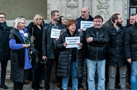 Murem za sędzią Rutkiewiczem
