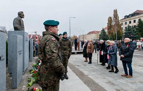 Narodowe Święto Niepodległości w Elblągu. "Pokazujemy ciągłość naszej historii" zdjęcie nr 251750