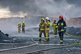 Gigantyczny pożar w Gronowie Górnym. Sytuacja jest już opanowana  (aktualizacja) 