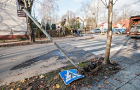 Kolizja na Komeńskiego. Sprawca miał 2 promile