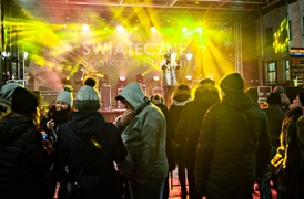 Mikołaj, stragany, koncerty. Trwają Świąteczne Spotkania Elblążan