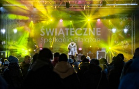 Mikołaj, stragany, koncerty. Trwają Świąteczne Spotkania Elblążan