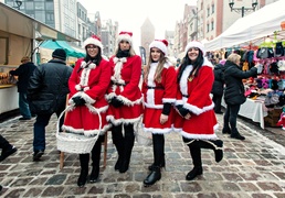 Mikołaj, stragany, koncerty. Trwają Świąteczne Spotkania Elblążan