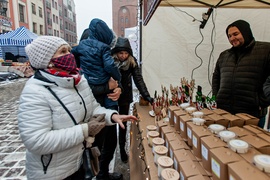 Mikołaj, stragany, koncerty. Trwają Świąteczne Spotkania Elblążan