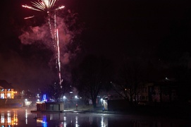 Na pokazie fajerwerków elblążanie przywitali Nowy Rok zdjęcie nr 253892