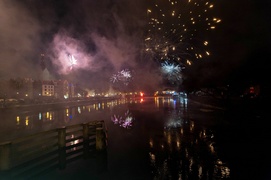 Na pokazie fajerwerków elblążanie przywitali Nowy Rok zdjęcie nr 253876