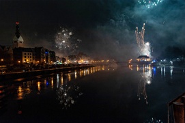 Na pokazie fajerwerków elblążanie przywitali Nowy Rok zdjęcie nr 253882