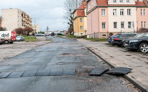 Dziurawe dywagacje drogowe (opinia)