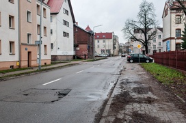 Dziurawe dywagacje drogowe (opinia)