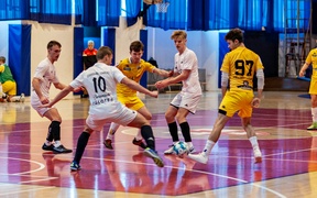 Futsal na żółto, biało i niebiesko zdjęcie nr 254301
