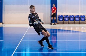 Futsal na żółto, biało i niebiesko