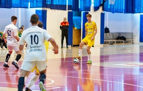 Futsal na żółto, biało i niebiesko zdjęcie nr 254303