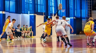 Futsal na żółto, biało i niebiesko zdjęcie nr 254294