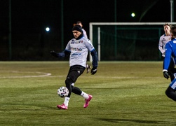 Olimpia wygrała w zimny, deszczowy wieczór