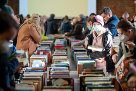 \"Literatura ma siłę\". Kiermasz dla Ukrainy