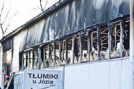 Spłonął warsztat z 5 pojazdami w środku
