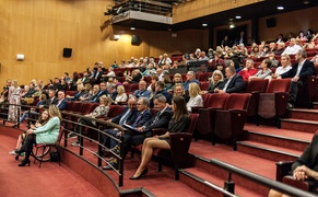 Aleksandry rozdane, czyli teatr jak wspólnota