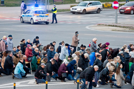 Wierni przeszli przez miasto w drodze krzyżowej