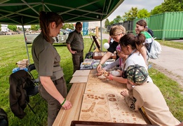 W mundurze... lecz bardziej na luzie W mundurze... lecz bardziej na luzie