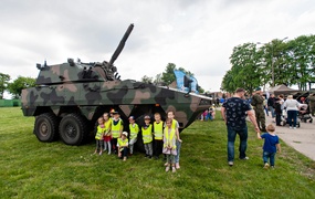 W mundurze... lecz bardziej na luzie