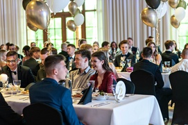 Nie było studniówki, jest bal