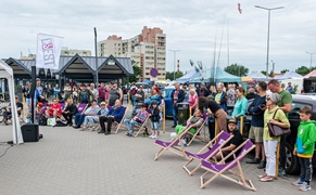 Na targowisku wszystko gra