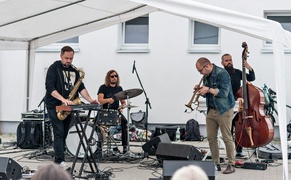 Na targowisku wszystko gra