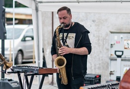 Na targowisku wszystko gra