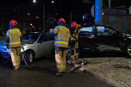 Zderzenie przy szkole muzycznej, sygnalizacja też uszkodzona