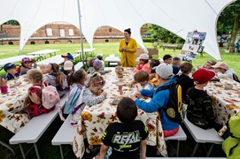 Nie święci garnki lepią Nie święci garnki lepią