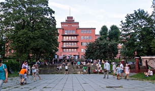 Dźwięki popłynęły po schodach