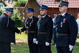 Strażacy ochotnicy z Łęcza mają swój sztandar zdjęcie nr 266627