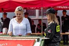 Strażacy ochotnicy z Łęcza mają swój sztandar zdjęcie nr 266610