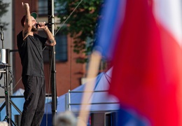 \"30 cm ponad chodnikami\" z elblążanami