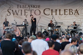 \"30 cm ponad chodnikami\" z elblążanami