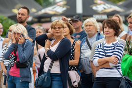 Muzyka... popłynęła