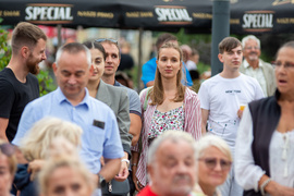 Muzyka... popłynęła