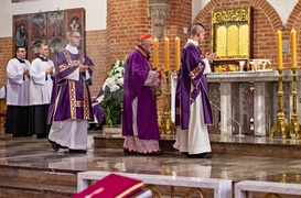 Pożegnali biskupa Jana Styrnę zdjęcie nr 270610