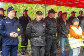 Pożar w bazie paliw i lasach Zaporowa