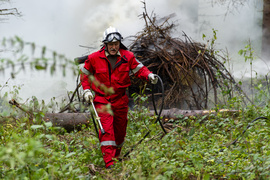 Pożar w bazie paliw i lasach Zaporowa